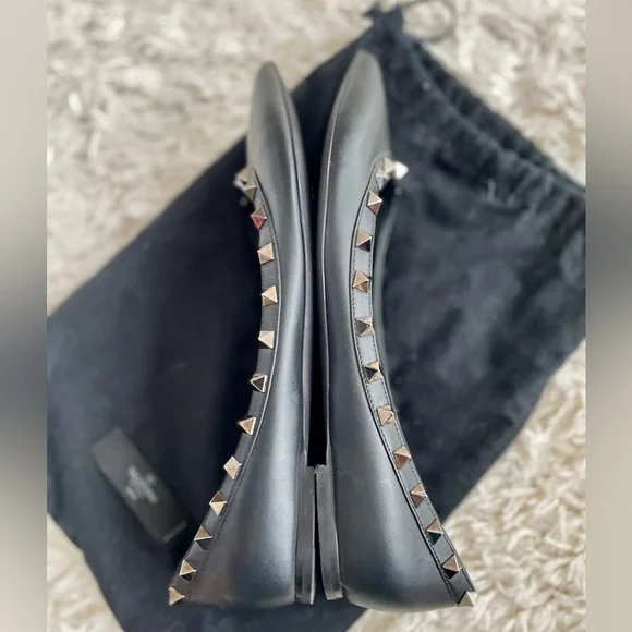 Like New Authentic Valentino Garavani Black Rockstud Flats Size 39.5 - Picture 4 of 7